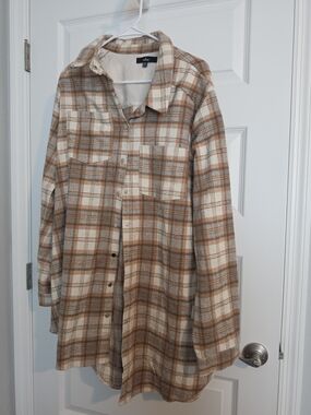 Lulu's Cream and Brown Plaid Button-Up Shacket
